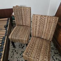 Die sedie in rattan di banano intrecciato