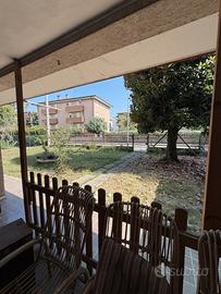 Tencarola casa singola con ampio giardino privato