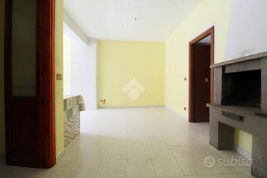 4 LOCALI A VETRALLA