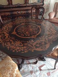 tavolo rotondo con 6 sedie