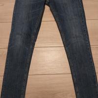 Pantaloni jeans