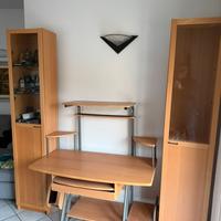 Tavolo /scrivania per computer e porta cd