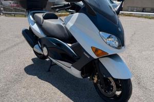 T Max 2900€