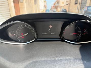 Peugeot 308 1.5cc 130cv