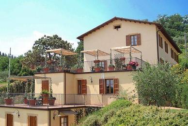 Rustico / Casale di 600 m² con più di 5 locali a C