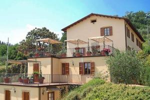 Rustico / Casale di 600 m² con più di 5 locali a C