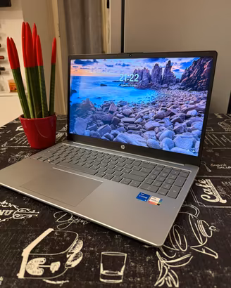 HP - i5 - 16 GB RAM  - 512 SSD GB - Nuovo