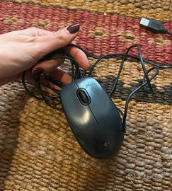 Mouse Logitech con cavo USB