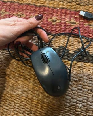 Mouse Logitech con cavo USB