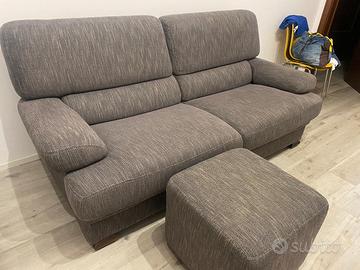Divano letto 3 posti con pouf