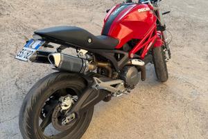 Ducati moster 696