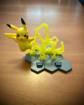 Piedistallo porta carta pokemon pikachu