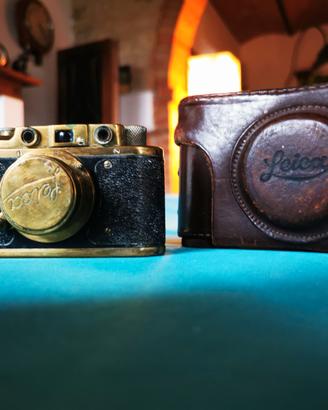 Leica 1938 copia con borsa in cuoio
