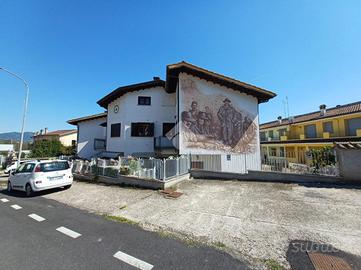 VILLA A SCHIERA A CALCATA