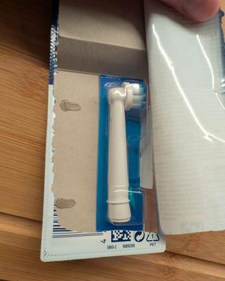 N.4 testine sigillate Oral-B