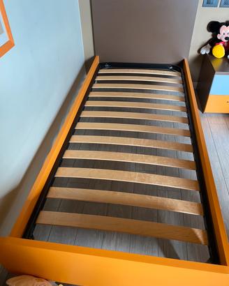 Letto singolo completo di rete e materasso