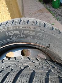 gomme invernali 195/55 15 con cerchi tutto 50 euro