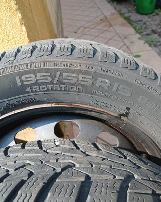 gomme invernali 195/55 15 con cerchi tutto 50 euro