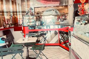 Bar Gelateria arredato