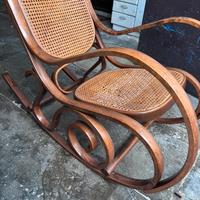 Sedia a dondolo antica