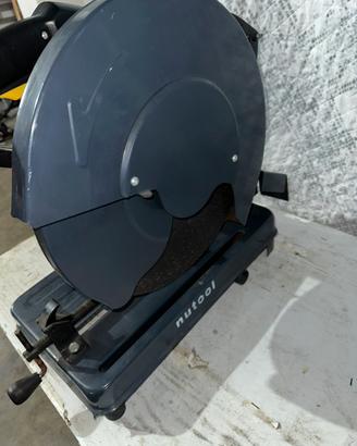 Troncatrice per metalli