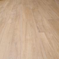 Piastrelle in gres porcellanato effetto legno