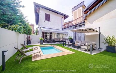 CARONNO VARESINO - CASA INDIPENDENTE CON GIARDINO
