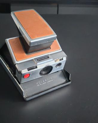 Polaroid sx-70 land camera