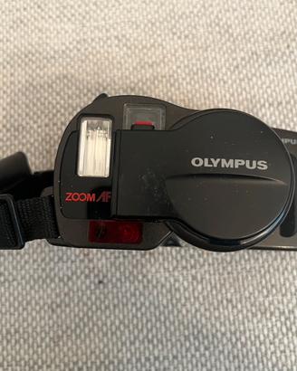 Fotocamera a pellicola vintage Olympus AZ-300.