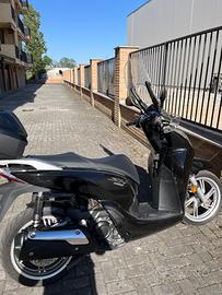 Sh 300i