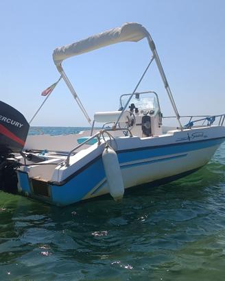 Barca con motore 40 CV