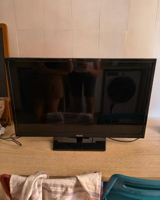 TV Haier con schermo ultrapiatto  32"