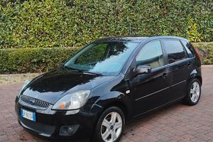 Ford Fiesta 1.4 TDCi 5p ghia