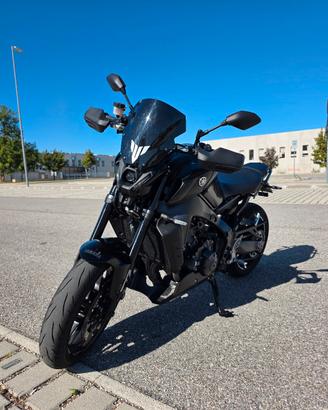 MT09 black