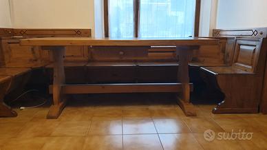 tavolo in legno di abete
