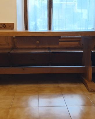 tavolo in legno di abete
