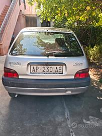 Saxo' perfettamente funzionante ed economica .