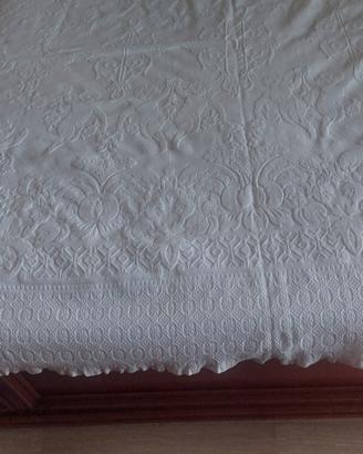 coperta bianca in piquet