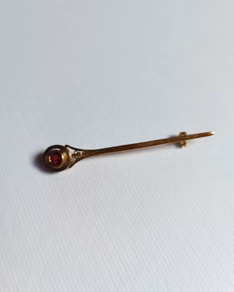 Spilla d'epoca Oro in Giallo 18kt con Granato
