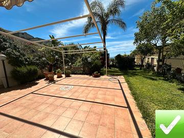 Villetta Su Due Livelli A Schiera Di Testa Marina