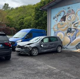 Volkswagen Golf 6 2.0 TDI sinistrata