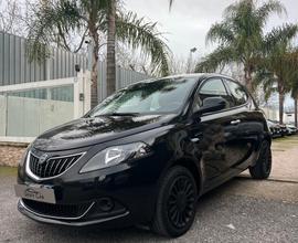 Lancia Ypsilon 1.2 69 CV 5 porte GPL Silver