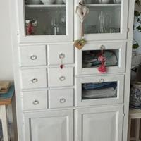 Credenza con vetrina