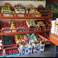 scaffale  arredo frutta e verdura in legno 