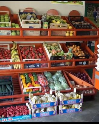 scaffale  arredo frutta e verdura in legno 