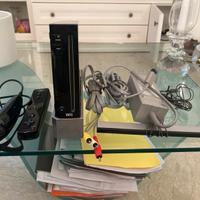 Nintendo Wii nera completa di accessori