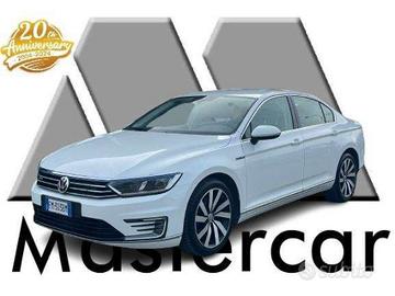 VOLKSWAGEN Passat Passat VIII 2015 Berlina 1.4 p