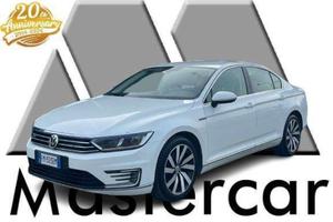 VOLKSWAGEN Passat Passat VIII 2015 Berlina 1.4 p