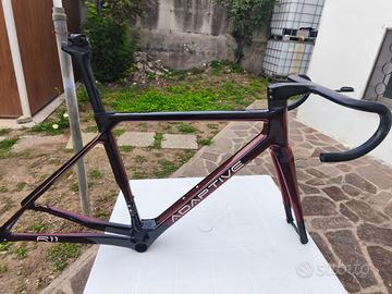Telaio ADAPTIVE R11/MANUBRIO/FORCELLA/ACCESSORI