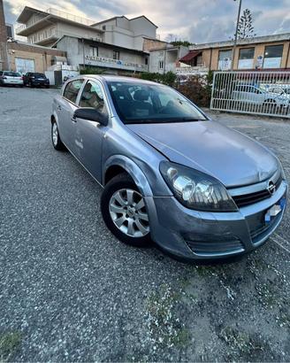 OPEL ASTRA 1.7 2006 DA SISTEMARE VISTA E PIACIUTA